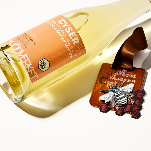 PÄRLANDE CYSER – torr och bubblig